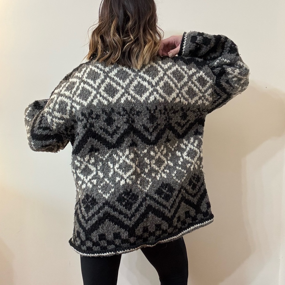 🎱 Vintage ONE OF A KIND handmade in Ecuador wool cardigan - Picture 4 of 8